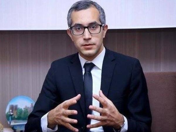 Kamran Əsədova cinayət işi açıldı - Abituriyentlərə cavabları belə ötürürmüş