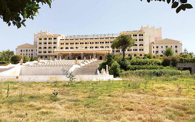 AST Telmanın oteli tanınmaz halda - FOTO