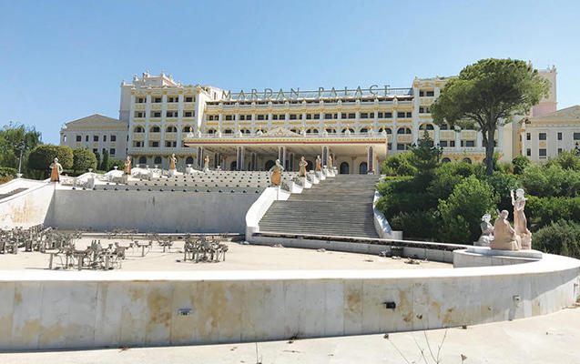 AST Telmanın oteli tanınmaz halda - FOTO