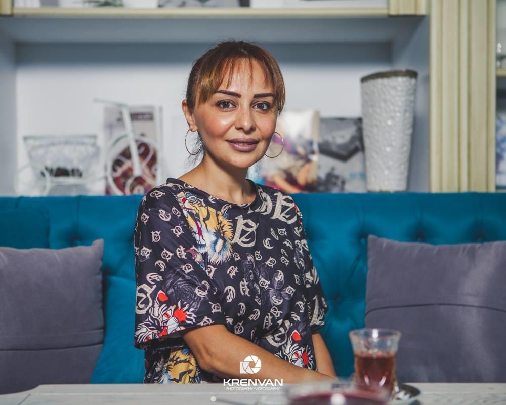 Azərbaycanlı aparıcı: "Mənimlə bir gecə keçirməyə yarım milyon verirdi" - FOTO