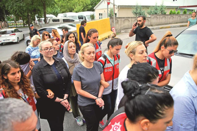 Adnana görə azyaşlı oğlunu tərk etdi -  İllər sonra görəndə ŞOK OLDU - FOTO