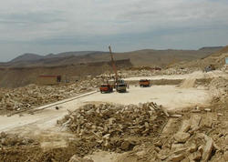 Daş karxanasında bədbəxt hadisə - Ölən var