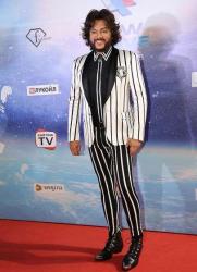 Filip Kirkorov tamaşaçıların qarşısına lasində çıxdı - FOTO