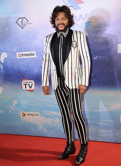 Filip Kirkorov tamaşaçıların qarşısına lasində çıxdı - FOTO