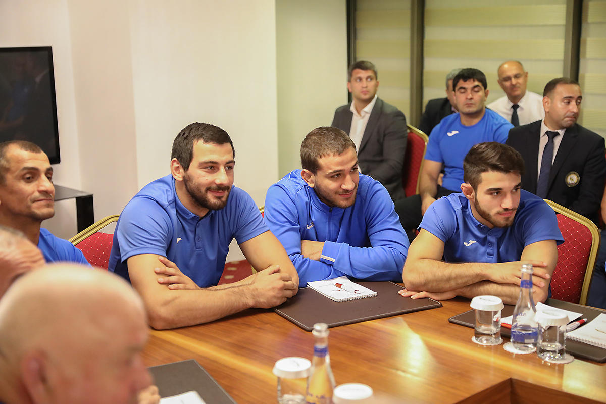 Rövnəq Abdullayev milli üzvləri ilə görüşdü - FOTO