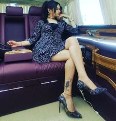 Naz bütün bədənini döymə etdirdi... - FOTO