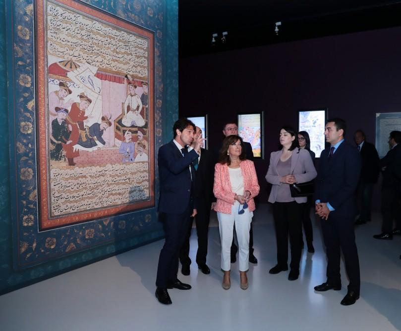 İtaliya Senatının sədri Heydər Əliyev Mərkəzində olub - FOTO