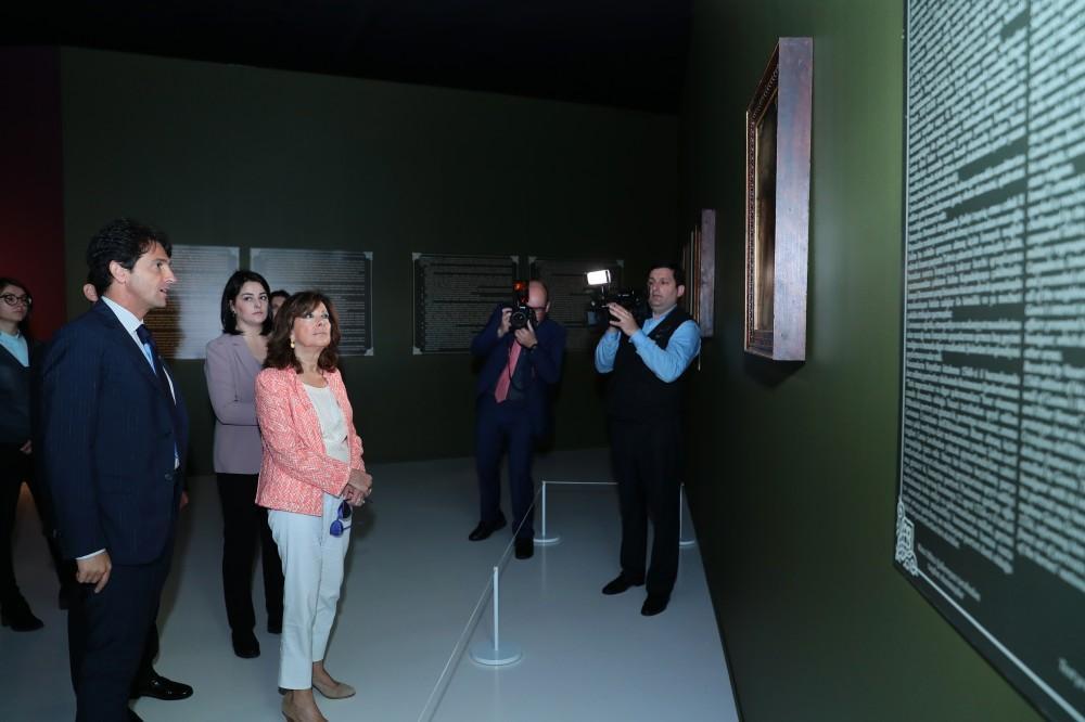 İtaliya Senatının sədri Heydər Əliyev Mərkəzində olub - FOTO