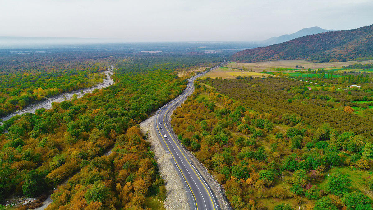 Mühüm turizm marşrutuna daxil olan Qax-Zaqatala yolu yenidən quruldu - FOTO