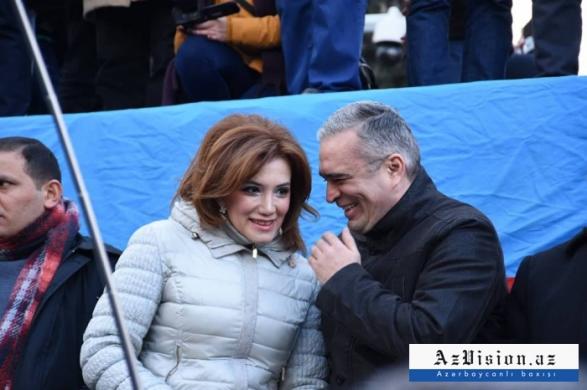 Bakıda "Məhsul" fotoatelyesi: şəkil çəkdirənlərin mitinqi