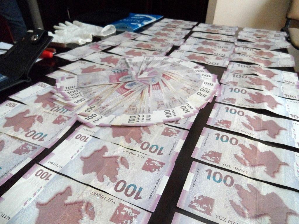 Qonşsunun 40 min manata yaxın pulunu oğurladı, özünə "Mercedes" aldı - FOTO