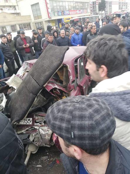 Bakıda avtobus dəhşətli qəza törətdi: 2 nəfər yaralanıb - YENİLƏNİB - VİDEO - FOTO