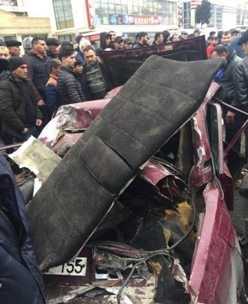 Bakıda avtobus dəhşətli qəza törətdi: 2 nəfər yaralanıb - YENİLƏNİB - VİDEO - FOTO