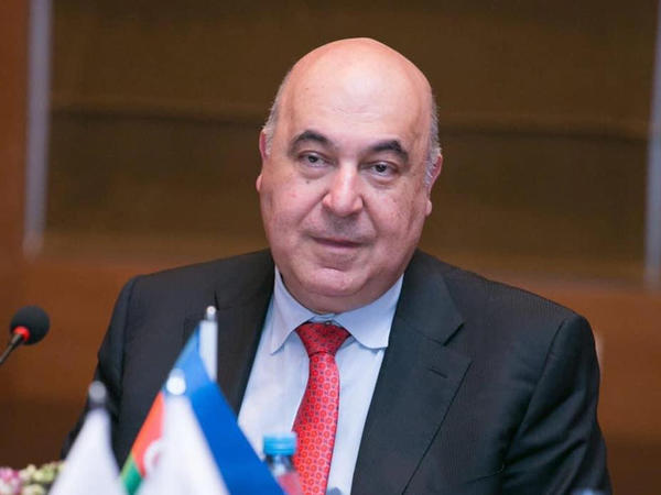 Xalq yazıçısından "mənimsənilmiş pullar" ifadəsinə AYDINLIQ - "Oğurlanan pulları nəzərdə tutmuşam"