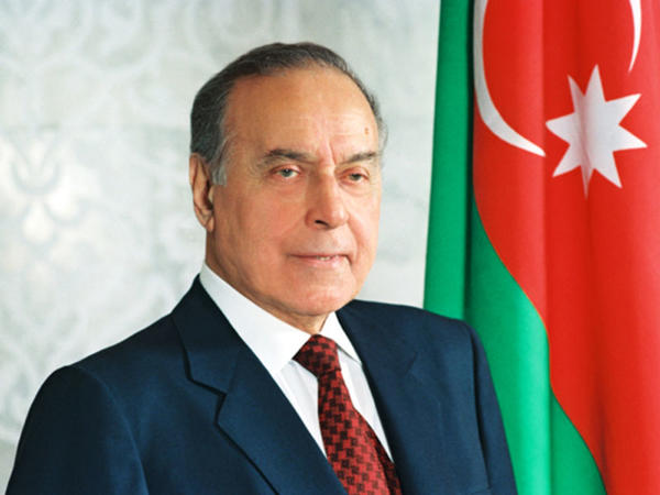 Heydər Əliyevin anadan olmasının 102-ci ildönümüdür