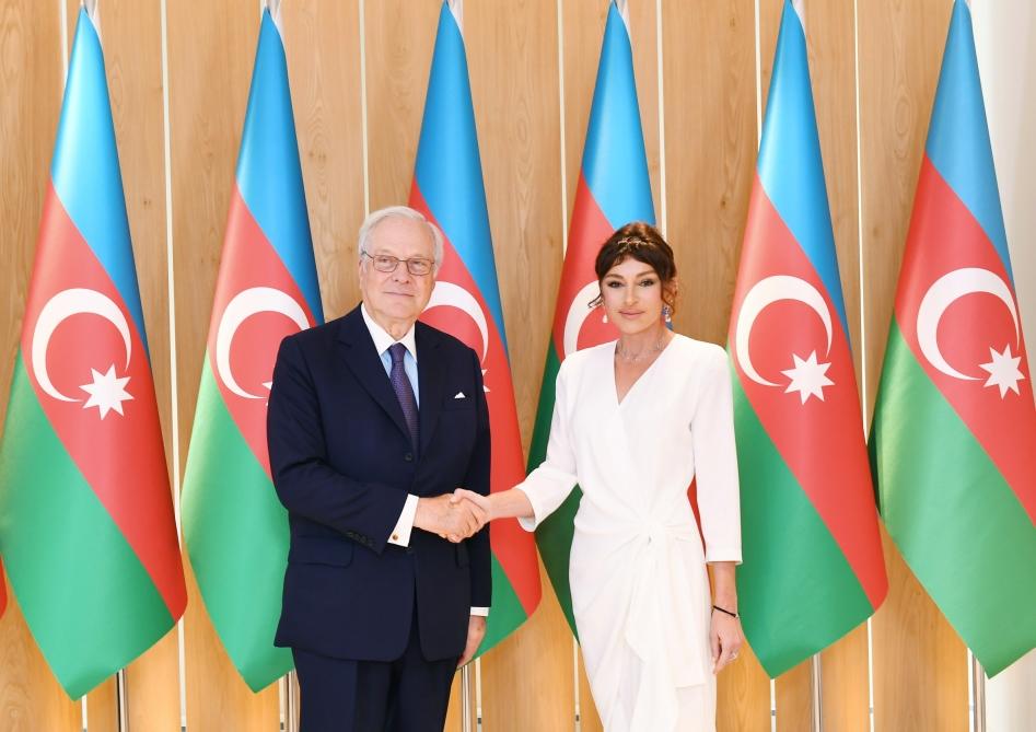 Birinci vitse-prezident Mehriban Əliyeva “Rothschild Global Financial Advisory” şirkətinin rəhbəri ilə görüşüb - FOTO