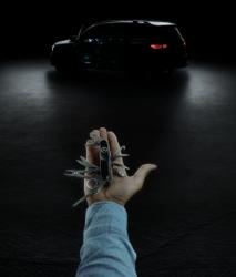 Mercedes-Benz GLB krossoverinin seriya variantının tizerini dərc edib - FOTO