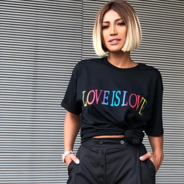 Röyanın LGBT paylaşımı səs-küy yaratdı - FOTO