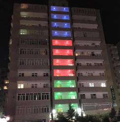 Yasamaldakı  bina marağa səbəb oldu - FOTO