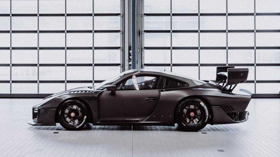 Porsche rənglənməmiş 935 modelini təklif edir - FOTO