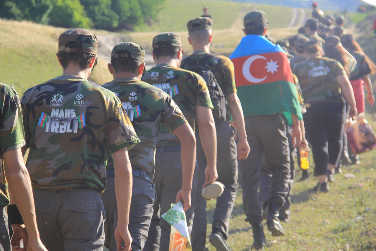 "Marş İrəli" iştirakçıları Ballıqaya ərazisində yerləşən "Hər şey vətən üçün" yazılan zirvəyə yürüş ediblər - VİDEO - FOTO