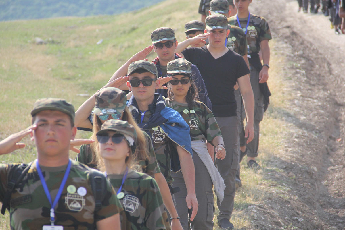 "Marş İrəli" iştirakçıları Ballıqaya ərazisində yerləşən "Hər şey vətən üçün" yazılan zirvəyə yürüş ediblər - VİDEO - FOTO