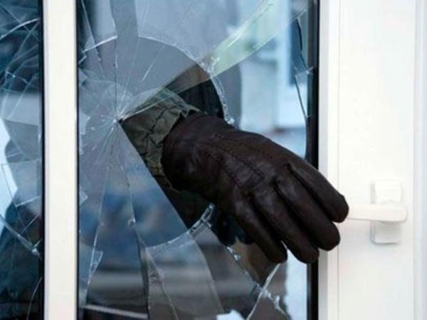 Gəncədə oğurluq edən şəxs özünə xəsarət yetirdi