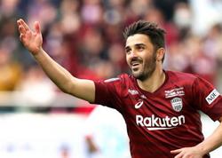 Məşhur futbolçu karyerasını bitirdi