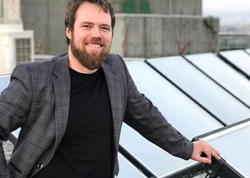 Norveçli Azərbaycana gəldi və 10 ildir burada &quot;yaşıl&quot; enerji istehsal edir - FOTO