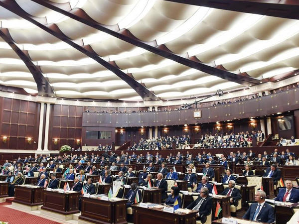 Milli Məclisin sessiyası yekunlaşdı - Deputatlar tətilə çıxdı
