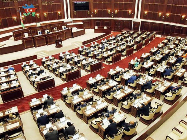 Milli Məclisin iki komissiyası yenidən formalaşdırıldı
