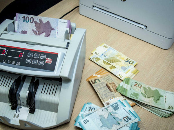 AMB həftəlik rəsmi məzənnələri açıqladı - <span class="color_red">SİYAHI</span>