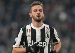 Məşhur futbolçu karyerasını sonlandırdı