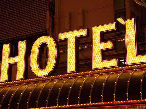 Paytaxtda məşhur otel görün neçəyə SATILIR