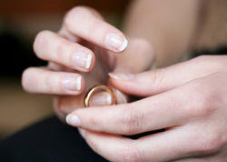 Nikah sənədlərində "ər" və "arvad" ifadələri dəyişdirilir - "Həyat yoldaşı №1" və "Həyat yoldaşı №2"