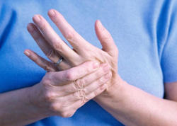 Əllərdə keyimə niyə yaranır?