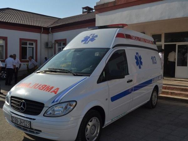Bakıda məktəbdə bıçaqlanma: Qardaşını qoruyan qız yaralandı