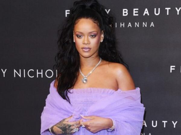 Rihannaya ağır itki - <span class="color_red">FOTO</span>
