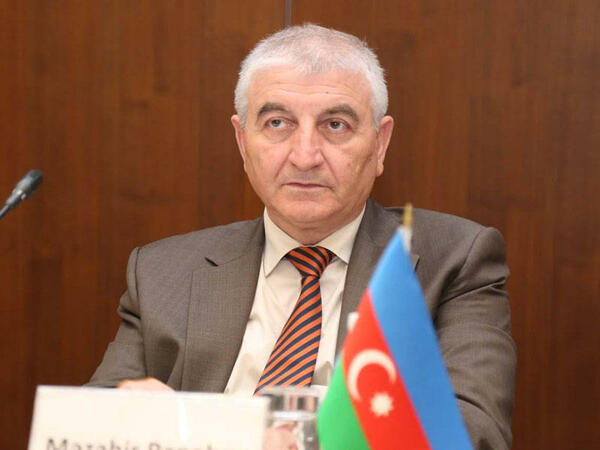 Məzahir Pənahov yenə sədr seçildi