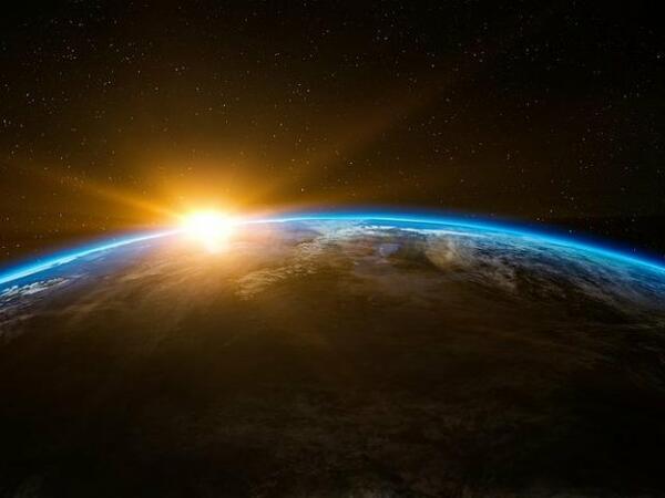 Yer kürəsi böyüklüyündə planet tapıldı - 1 il 5 saatdı