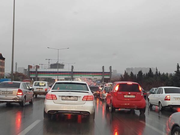 "Sumqayıt yolu"ndakı tıxac problemi nə vaxt həll olunacaq? - <span class="color_red">(Video)</span>