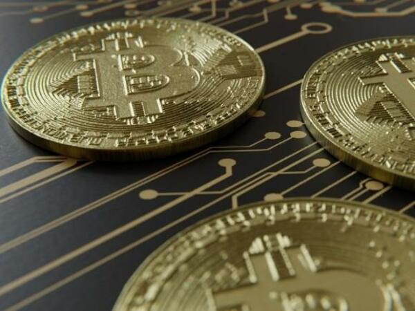 &quot;Bitcoin&quot; kəskin ucuzlaşdı
