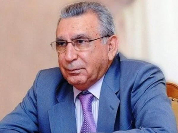 Ramiz Mehdiyev ev dustaqlığını bu villasında çəkir - Qonşusu məşhur generaldır - FOTOlar