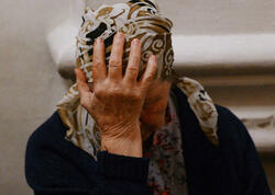 Yardım etdikləri ahıl qadını talayan şəxslər saxlanılıb