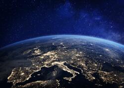 Yerə bənzəməyən qəribə planet kəşf EDİLDİ