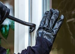 Qəribə oğurluq: Kompot, mürəbbə oğurlayıb sonra evi yandırdılar