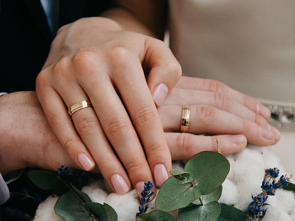 Azərbaycanda bu qədər kişi həyat yoldaşının soyadını götürüb