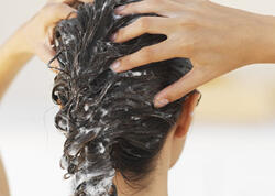 Saçların tez yağlanmasının qarşısını necə almaq olar?