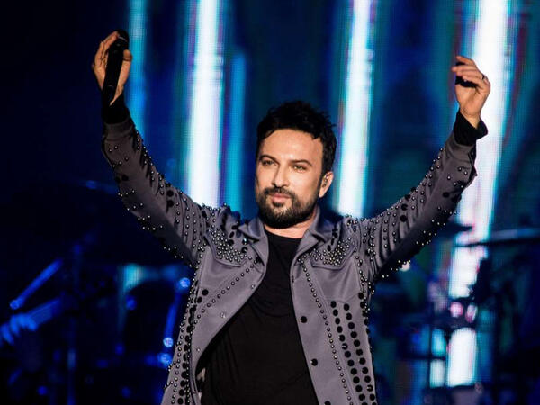 Konsertlərindən 9,3 milyon manat <span class="color_red">qazandı</span>