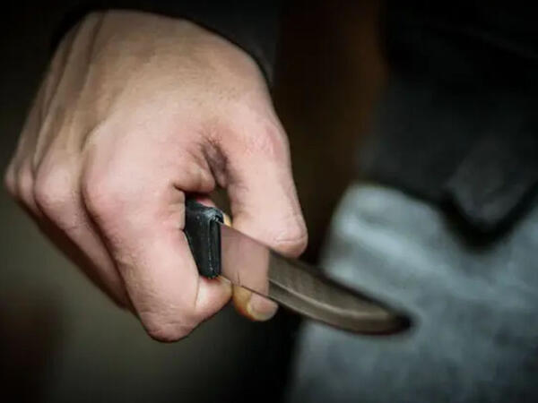 Paytaxtda bıçaqlanma hadisəsi